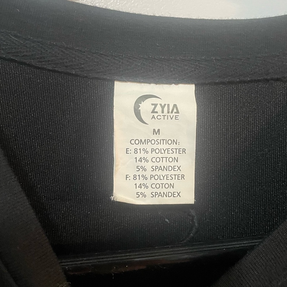 Zyia Mens Black Long Sleeve T with Front Zip Pocket Sz M - Picture 4 of 4